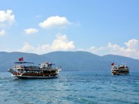 Gökova Körfezi'nde turistler günübirlik turlara çıkıyor