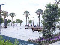 Antalya Sahil Yaşam Parkı, ziyaretçi akınına uğruyor