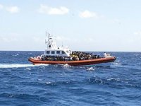 Libya açıklarında 301 göçmen kurtarıldı