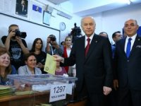 MHP lideri Bahçeli, oyunu Ankara'da kullandı