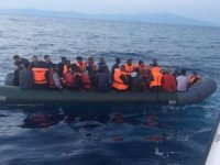 İzmir’de 53 göçmeni Sahil Güvenlik kurtardı