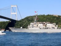 ABD savaş gemisi İstanbul Boğazı'ndan geçti