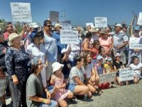 Seferihisar'da mavi bayraklı plaj tartışması sürüyor