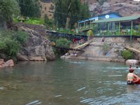 Tunceli'de yerli ve yabancı turistler plaj keyfi yaşıyor