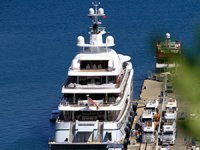 Mayan Queen, yakıt ikmali için Fethiye Limanı'na yanaştı