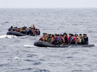 Sahil Güvenlik ekipleri Kuşadası'nda 34 göçmen yakaladı