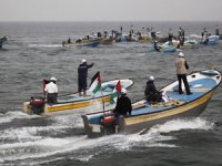 İsrail, Gazzeli balıkçılara 3 mil sınırı getirdi