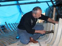 Mesleğini geleceğe taşıyıp, tekne ustaları yetiştirmek istiyor