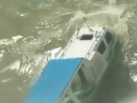 Hint Okyanusu'nda dev dalgalar tekneyi yuttu