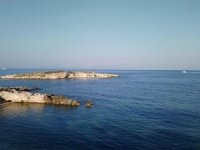 Kuşadası'nda göçmenleri taşıyan bot alabora oldu!