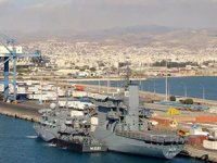 'Hios' isimli tank çıkarma gemisi Limasol Limanı’na yanaştı