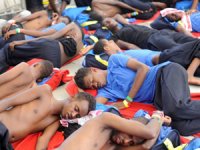 Aquarius gemisindeki 60 göçmen Fransa’ya gidecek