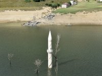 Baraj suları çekilince köy ortaya çıktı