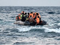 2.3 milyon Venezuelalı diğer ülkelere göç etti