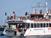 Marmaris'te tatilciler tekne turlarıyla eğlendi