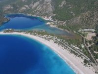 Fethiye'de turistlerin deniz keyfi devam ediyor