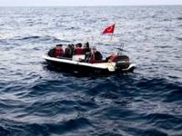 Aydın’da fiber tekne arıza yaptı, kaçak göçmenler mahsur kaldı