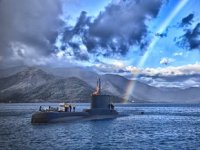 Denizaltı manevrasına gökkuşağı sürprizi