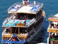 Çeşme’de tur tekneleri, barınma sıkıntısı yaşıyor