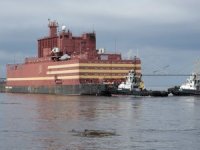 Dünyanın tek yüzer nükleer güç santralinin ilk ünitesi hizmete girdi