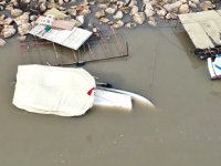 Dev dalgalar, Aksu Çayı üzerindeki tekneleri batırdı