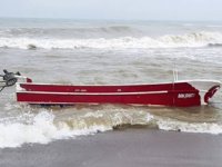 Sakarya'da tekne alabora oldu: 2 yaralı