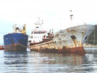İzmir’in 'hayalet gemileri' ekonomiye katkı sağlıyor