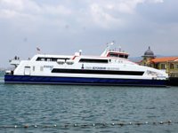 İzmir'de vapur seferleri yeniden başladı