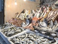 Tezgahlarda balık çeşitliliği arttı, satışlar durdu