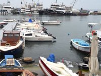 Marmara’da fırtına nedeniyle balıkçılar denize açılamadı