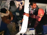 Tekneleri sürüklenen göçmenleri, Sahil Güvenlik kurtardı