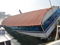 Erdek'te ‘Hacı Veysel’ isimli restaurant teknesi yan yattı