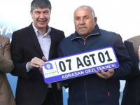 Adrasan’daki gezi teknelerine plaka dağıtıldı