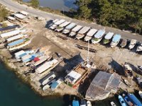 Demre'de yatlar, turizm sezonuna hazırlanıyor