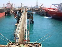 Üç ülke, İran'dan petrol alımını durdurdu