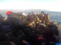 İzmir'de tekne battı, 16 düzensiz göçmen kurtarıldı