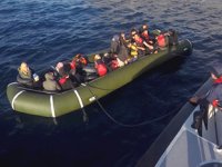 Bodrum’da lastik botta 41 düzensiz göçmen yakalandı