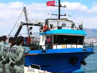 Türk balıkçı teknesindeki uyuşturucu operasyonunda 10 kişi tutuklandı