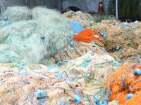 Kaçak avlanan balıkçılara ait 45 bin metre ağ ele geçirildi