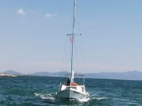 Bonjour isimli yelkenli tekne, Ayvalık’ta karaya oturdu