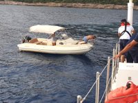 Bodrum’da yakıtı bitince sürüklenen teknedeki 4 kişi kurtarıldı