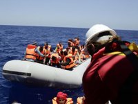 Alboran Denizi'nde göçmenleri taşıyan bot battı: 22 ölü