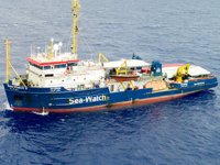 İtalya, Akdeniz'de kurtarılan düzensiz göçmenleri ülkeye almıyor