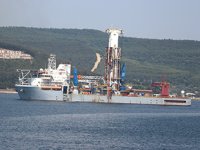 ‘Noble Globetrotter II’ isimli sondaj gemisi, Çanakkale Boğazı'ndan geçti