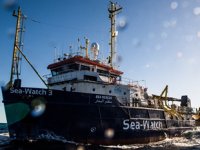 42 göçmeni taşıyan yardım gemisi Sea Watch, İtalya karasularına izinsiz girdi