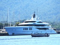 ‘Spectre’ isimli mega yat, Marmaris’e geldi