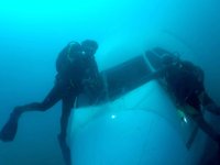 Denize batırılan yolcu uçağına dalış yapıldı