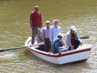 Amasralı köylüler, 3 yıldır ulaşımlarını sandallarla sağlıyor