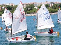 Denizcilik ve Kabotaj Bayramı, yelken yarışlarıyla kutlandı
