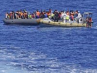 Libya açıklarında göçmenleri taşıyan tekne battı: 116 kayıp, 132 kişi kurtarıldı...